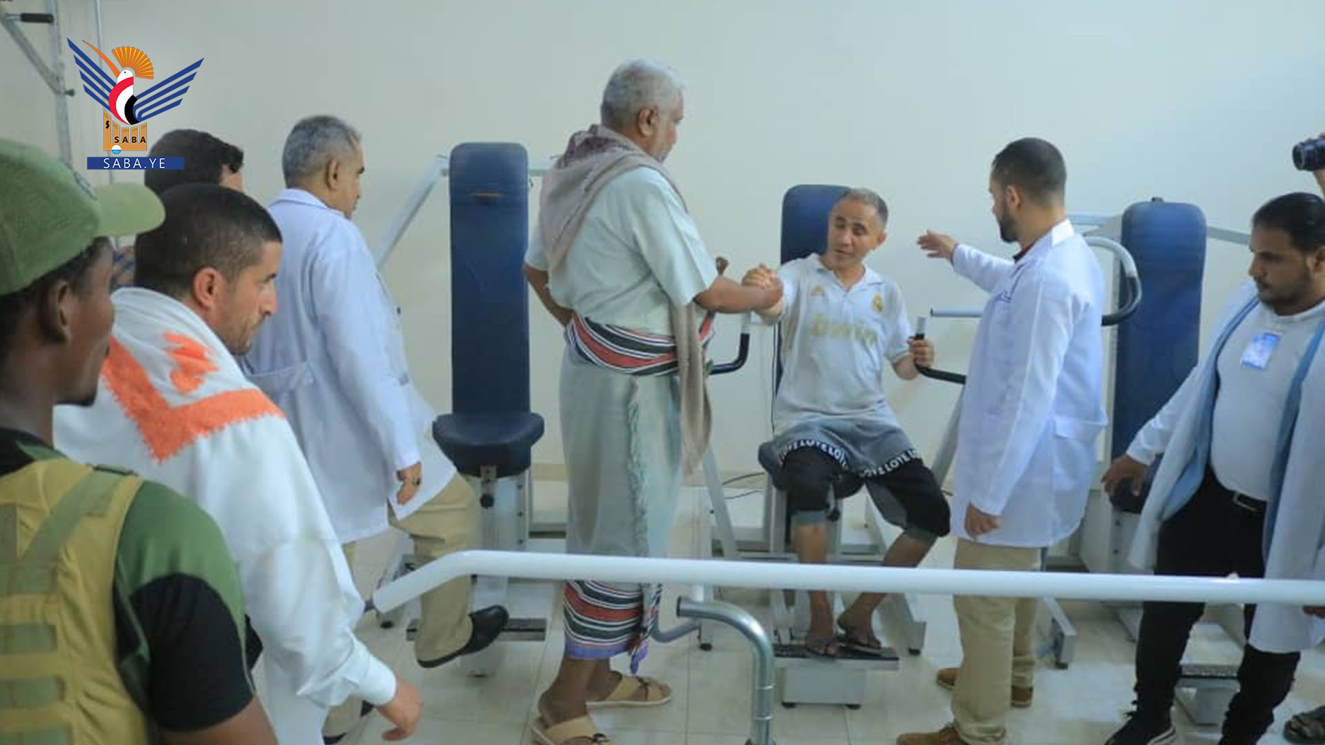 محافظ الحديدة يفتتح قسم علاج الشلل الدماغي بهيئة مستشفى الثورة
